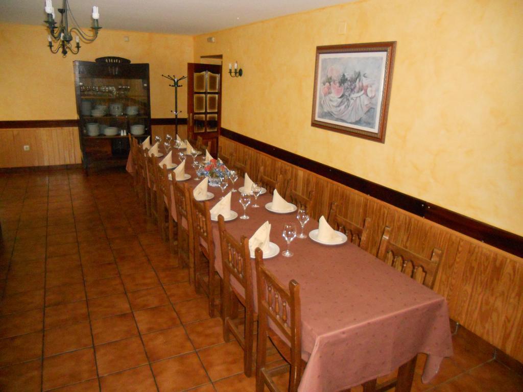 Pensión O' Mesón O Pino Exterior foto